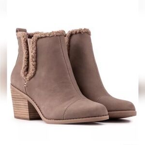 Women's Tan every Ankle Boots-NWT Leather w/faux Sheerling